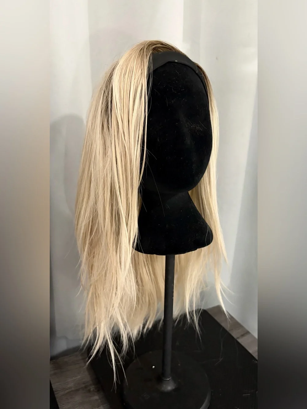 CHELSEY SMITH CROWN Straight Long Blonde Headband Wig Standard Cap